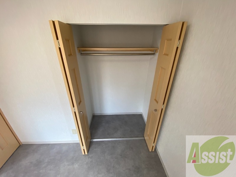 収納　寝室の収納です。部屋がすっきり片付きます。