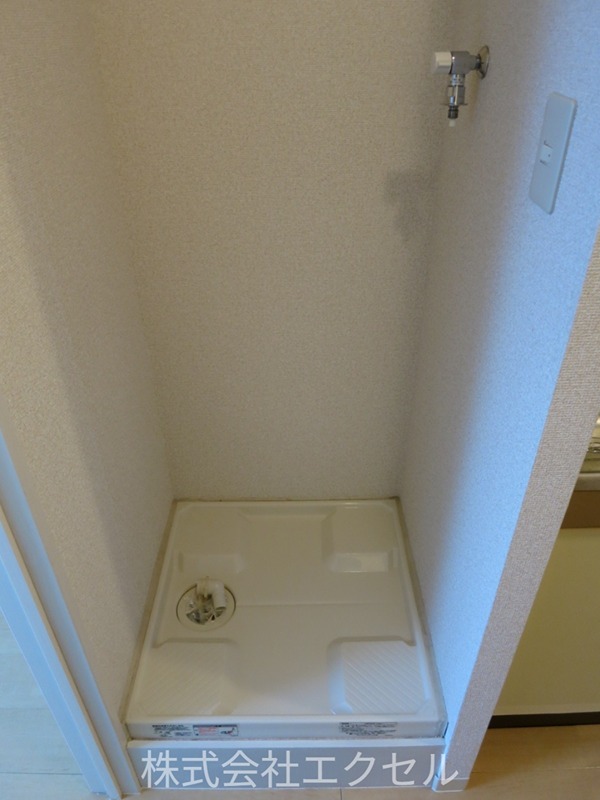 洗面設備　洗濯機置き場です。