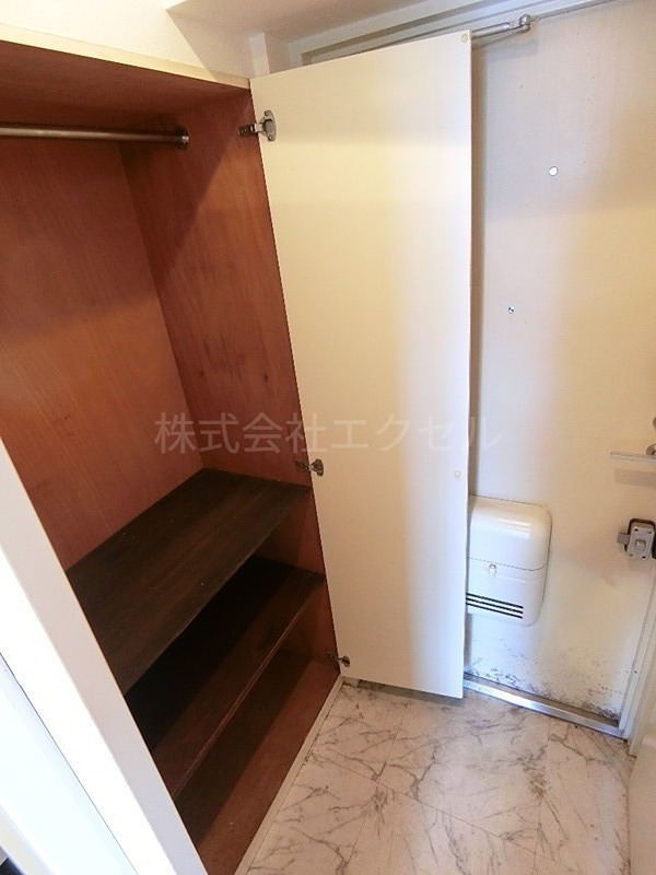 その他　玄関も収納がございます。