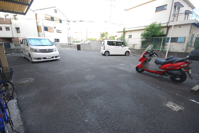 駐車場　駐車場