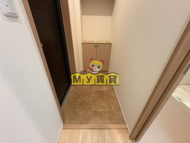 玄関　ラコルタ　ブローン