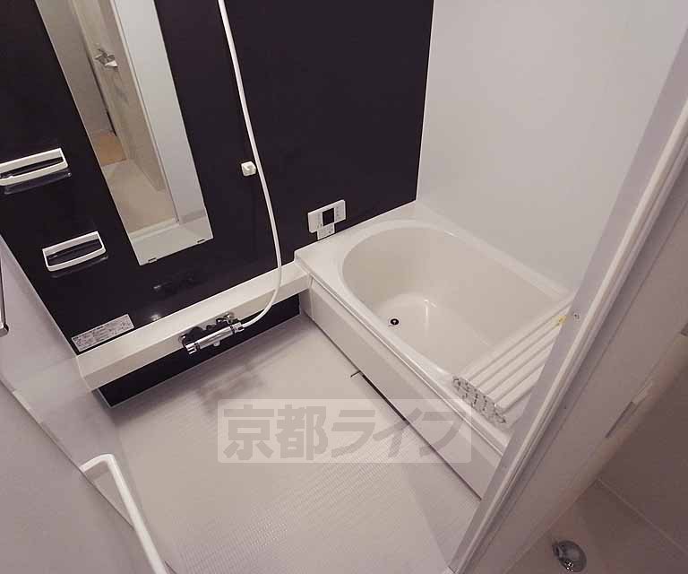 バス・シャワールーム　追炊き機能付きの浴室です