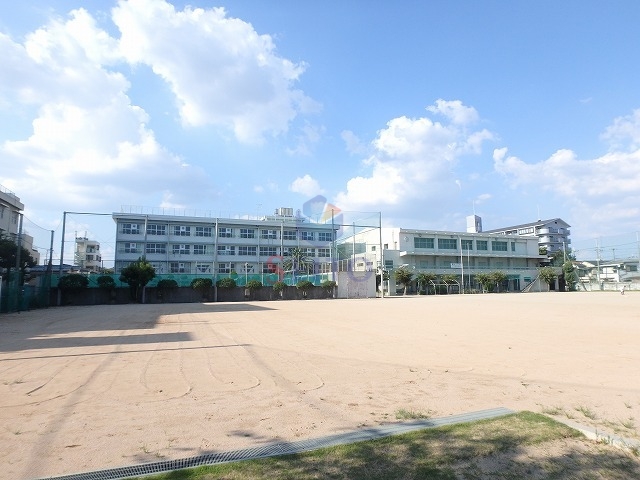中学校　豊中市立第６中学校（中学校）まで853m