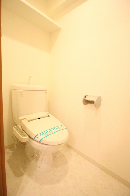 トイレ　※反転タイプのお写真です