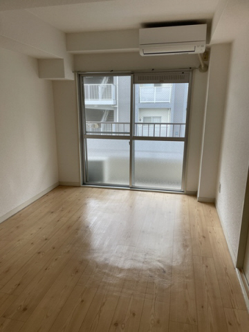 居室・リビング　この写真は同マンションの他のお部屋のものです