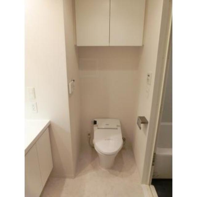 トイレ　※写真は同タイプ住戸です。
