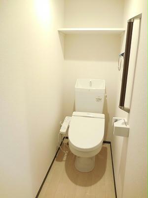 トイレ　ウォシュレット付き