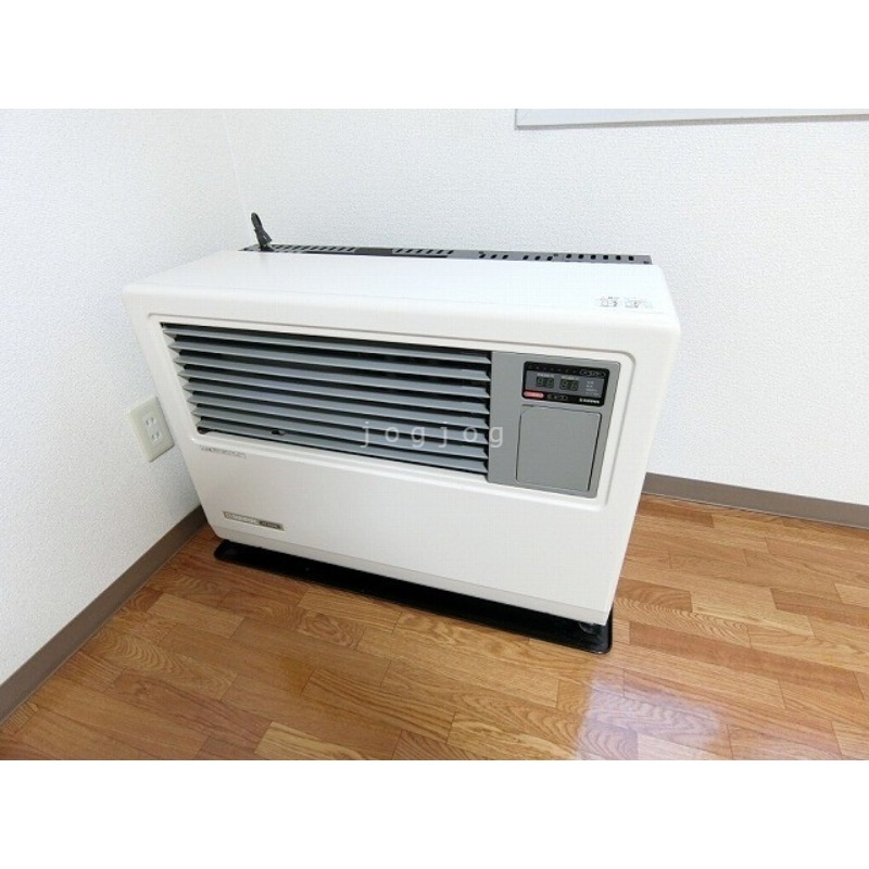 その他設備　冬はあったか石油ストーブです。