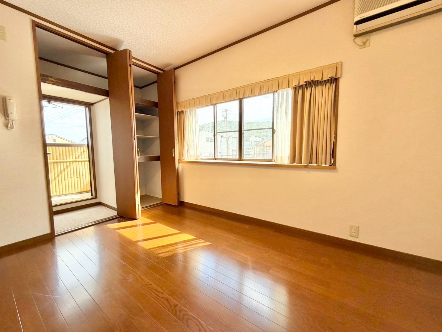 山科区川田御出町の内装写真