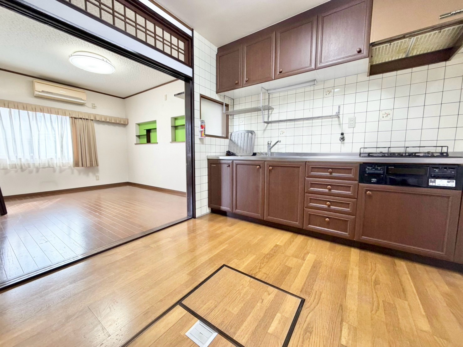山科区川田御出町の居間写真