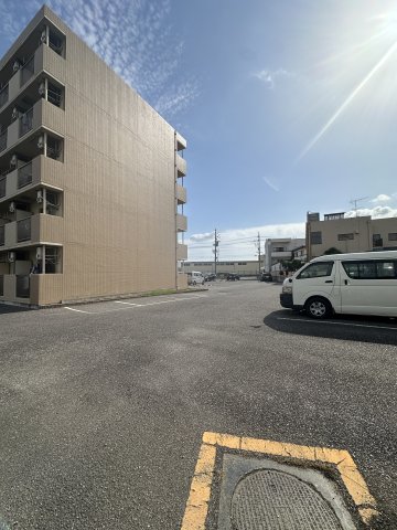 駐車場　04912