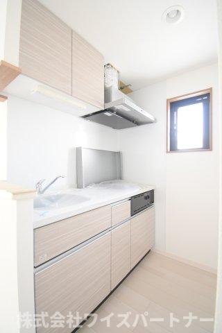 キッチン　※別号室の為、現況優先