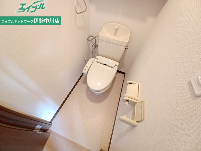 トイレ　同型参考写真