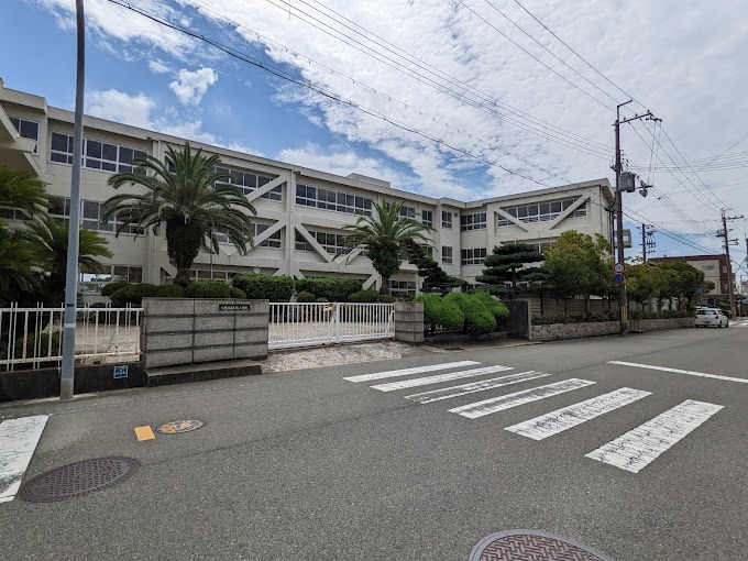 小学校　赤穂市立赤穂小学校（小学校）まで377m