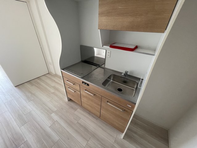 キッチン　同物件別部屋写真