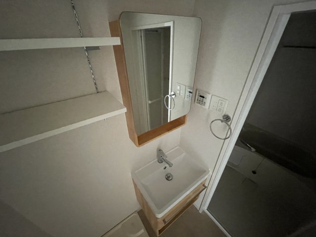 洗面設備　同物件別部屋写真