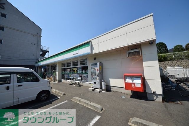 コンビニ　ファミリーマート横浜和泉町店（コンビニ）まで960m