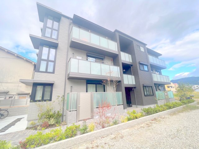 建物外観　綺麗な外観の素敵なお部屋があなたを待っています。