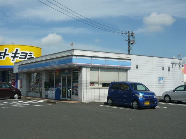 コンビニ　ローソン鹿屋白崎町店（コンビニ）まで400m