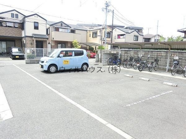 駐車場　敷地内駐車場！