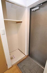 玄関　参考写真：別部屋タイプ