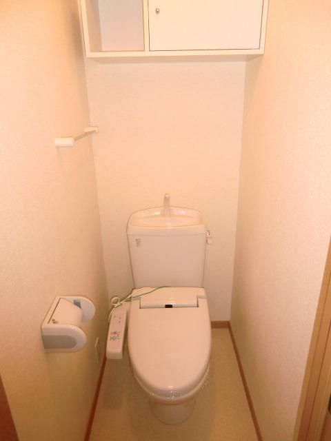 トイレ　シャワートイレ付