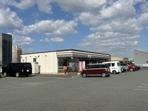 コンビニ　セブンイレブン 新八代駅前店（コンビニ）まで772m