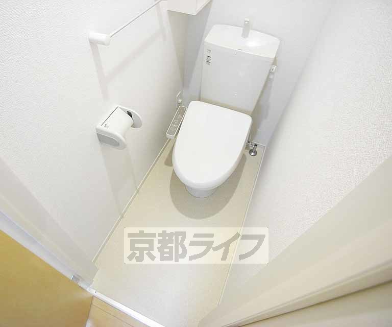 トイレ　ウォシュレット付きです。