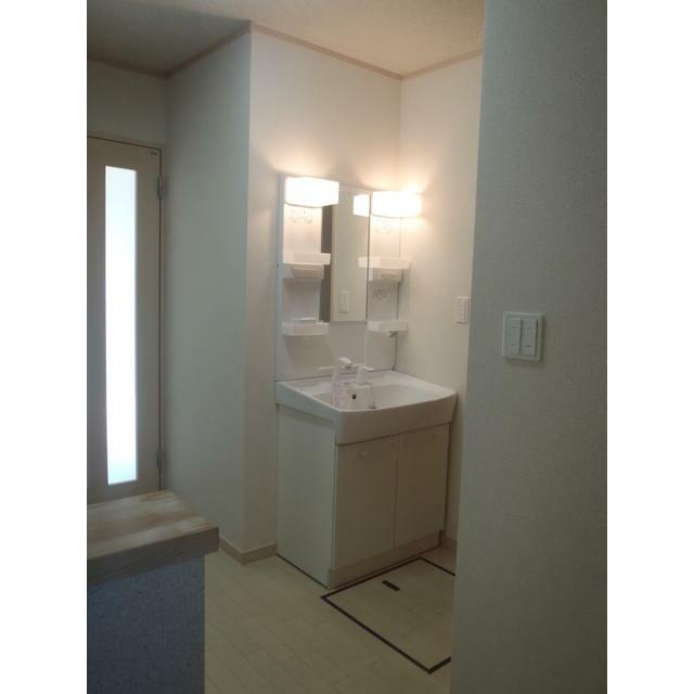 洗面設備　写真は別の部屋のものです