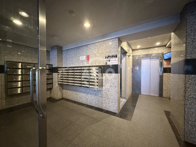 ロビー　コンフィデンス西本町　ロビー