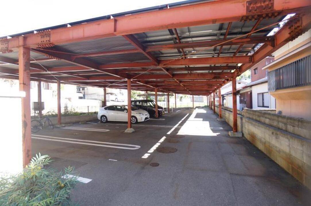 駐車場　駐車場