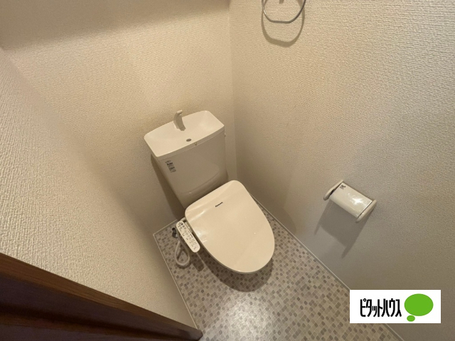 ＪＲ東海道本線 野洲駅 徒歩5分 2階建 築12年のトイレ写真
