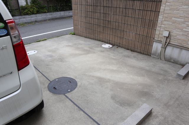 駐車場　敷地内駐車場です（空き要確認）