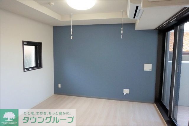 PARKSIDE RESIDENCE GYOTOKUの居間写真