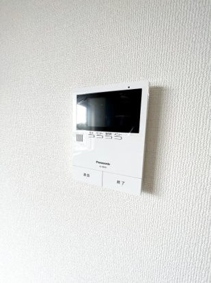 セキュリティ　女性の方でも安心のモニター付きインターフォン♪