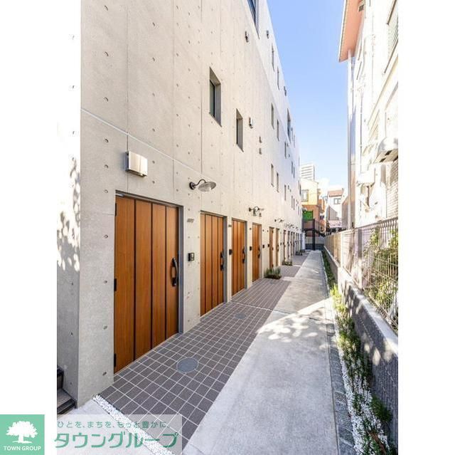 アステラホーム四谷大京町の外観写真
