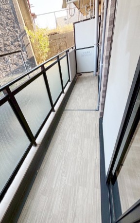 ブルーライン 岸根公園駅 徒歩6分 4階建 築29年の内装写真