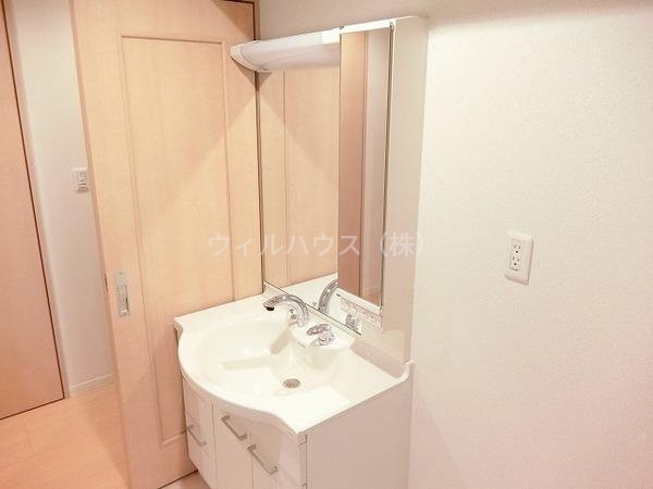 洗面設備　シャンプードレッサー！室内洗濯パン！