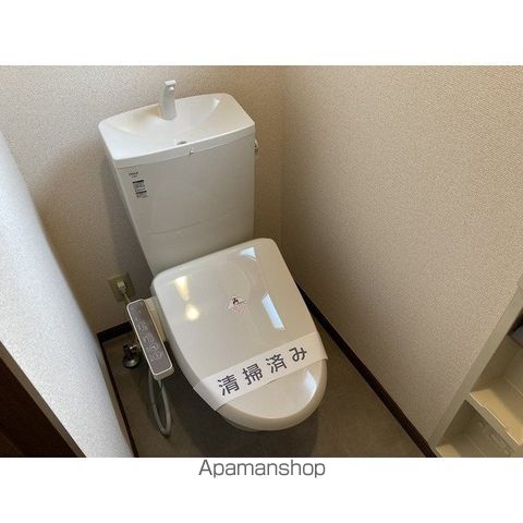 ＪＲ京浜東北線 浦和駅 バス乗車時間：22分 最寄りバス停で下車 徒歩3分 2階建 築28年のトイレ写真