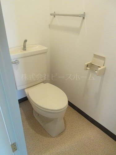 トイレ　※別号室参考写真