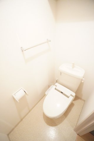 トイレ　※同物件・反転タイプの写真です。