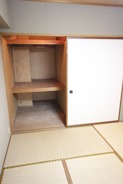 収納　和室押し入れ