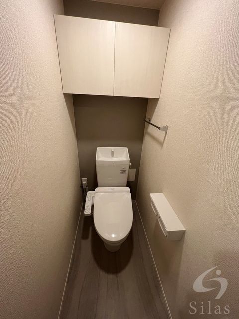 トイレ　色違い有