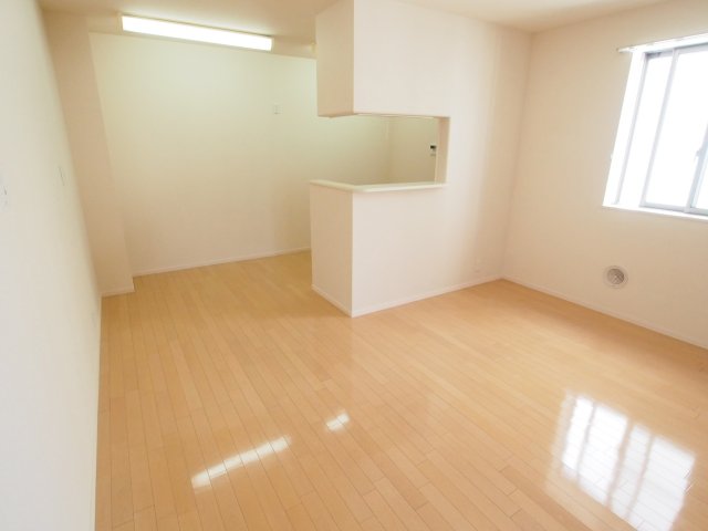 メゾン富ヶ谷Bの居間写真