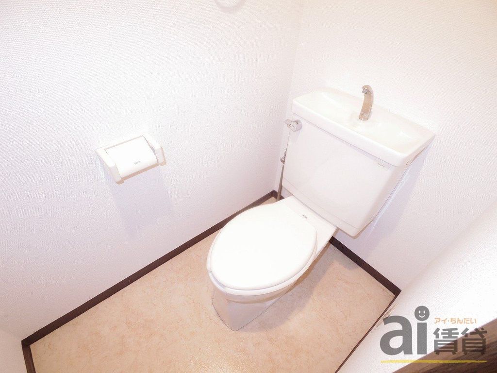 西武新宿線 久米川駅 徒歩17分 3階建 築33年のトイレ写真