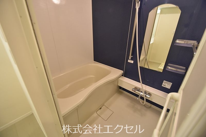 バス・シャワールーム　追い焚きつきです