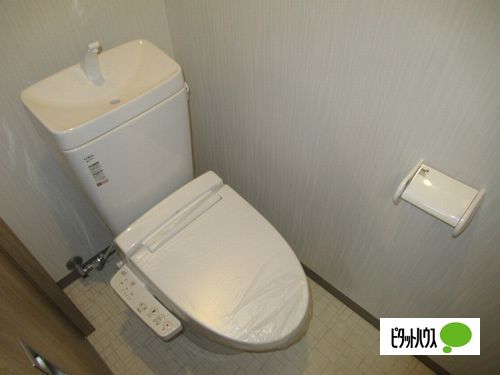 ＪＲ山陽本線 明石駅 徒歩12分 2階建 築12年のトイレ写真