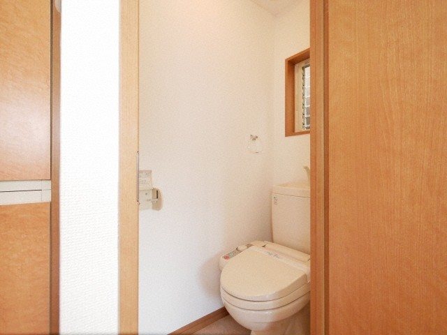 西鉄天神大牟田線 井尻駅 徒歩3分 2階建 築25年のトイレ写真