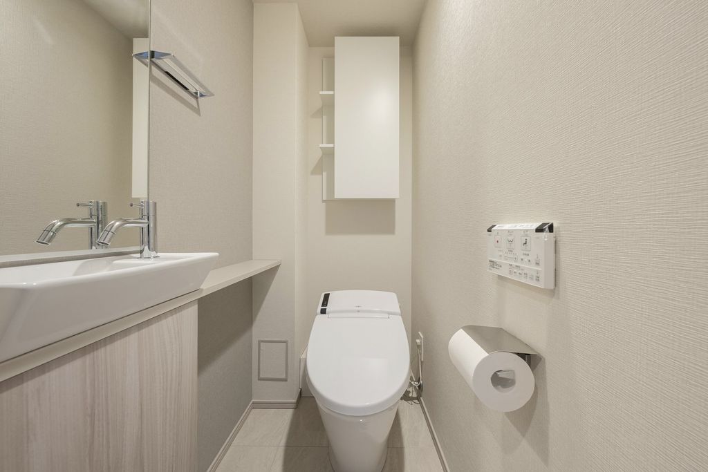 トイレ　温水洗浄便座、トイレ内手洗い器付