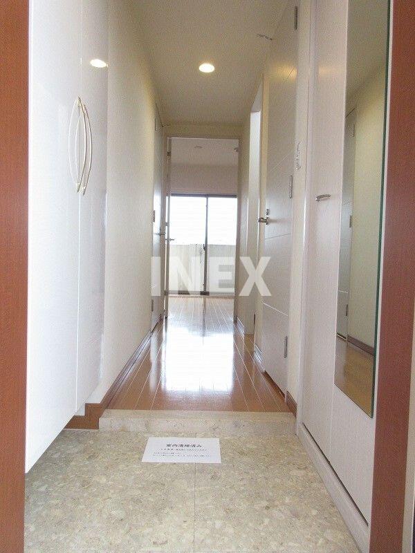 ブルーライン 弘明寺駅 徒歩4分 6階建 築19年の玄関写真